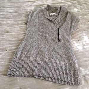 SOLD! Short sleeve grey sweater form fitting tunic